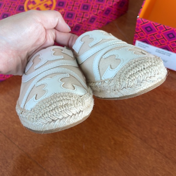 Tory Burch cream espadrilles - Picture 4 of 4